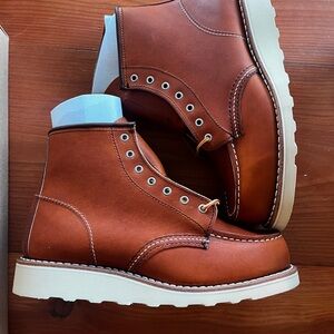 Brand New Red Wing Moc Toe Leather Boots women’s size 7
